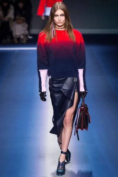Look 23